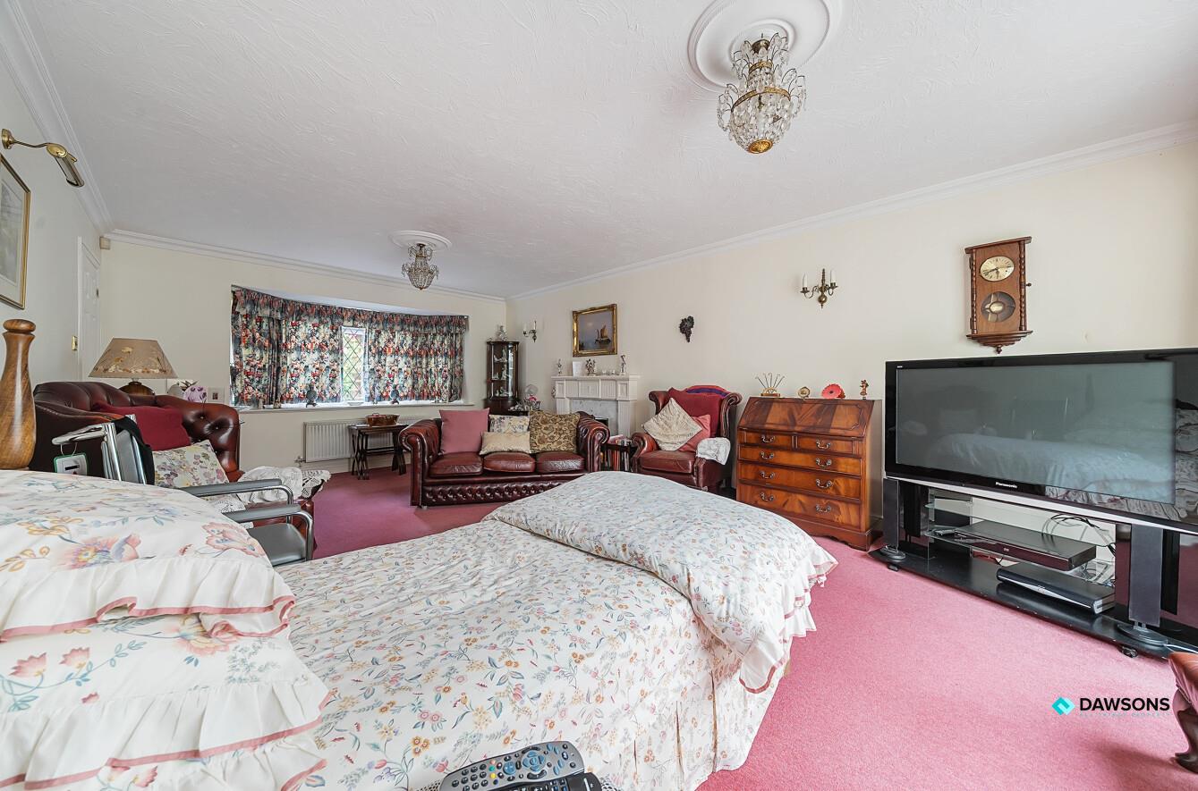 Ffordd Draenen Ddu, West Cross, Swansea, SA3 5RP